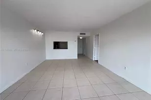 9350 Fontainebleau Blvd, Miami, FL 33172 - Photo 7