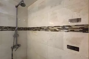 9350 Fontainebleau Blvd, Miami, FL 33172 - Photo 11