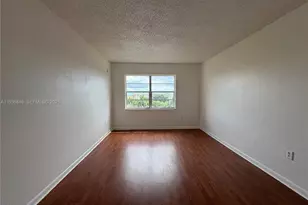 9350 Fontainebleau Blvd, Miami, FL 33172 - Photo 13