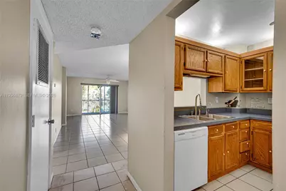 1100 NW 87th Ave #306, Coral Springs, FL 33071 - Photo 3