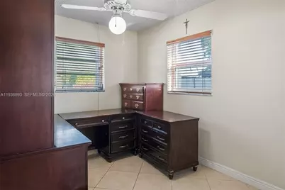 10251 SW 27th St, Miami, FL 33165 - Photo 13