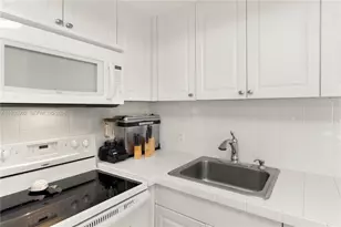 1018 Durham A, Deerfield Beach, FL 33442 - Photo 23