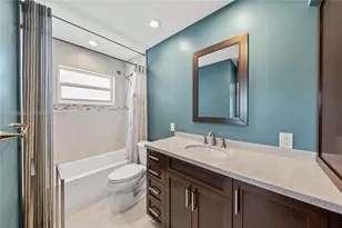 470 Paradise Isle Blvd, Hallandale Beach, FL 33009 - Photo 23