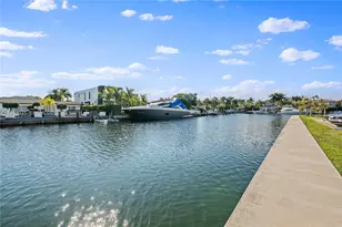 470 Paradise Isle Blvd, Hallandale Beach, FL 33009 - Photo 29