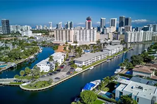 470 Paradise Isle Blvd, Hallandale Beach, FL 33009 - Photo 39