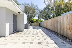 7349 Pine Valley Dr, Hialeah, FL 33015 - Photo 7