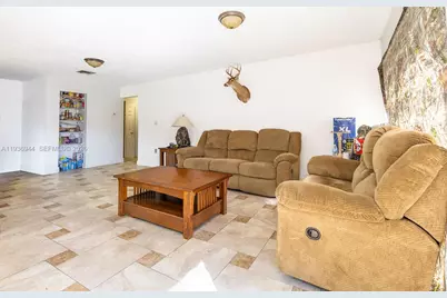 7349 Pine Valley Dr, Hialeah, FL 33015 - Photo 15