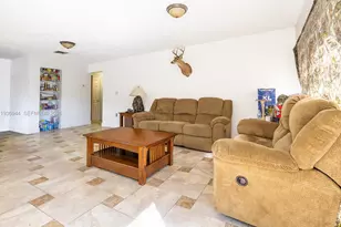 7349 Pine Valley Dr, Hialeah, FL 33015 - Photo 15