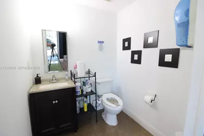 8217 NW 30th Ter, Doral, FL 33122 - Photo 7
