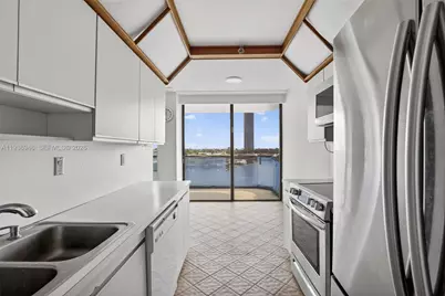 19707 Turnberry Way #7F, Aventura, FL 33180 - Photo 13