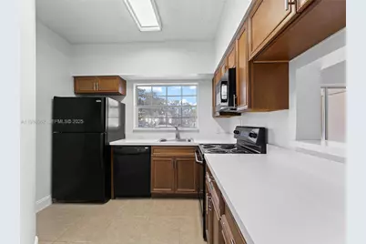 720 Cypress Ln #F9, Deerfield Beach, FL 33064 - Photo 11