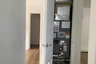 420 NW 11th Ave, Miami, FL 33128 - Photo 13