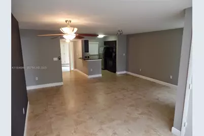 2811 N Oakland Forest Dr #106, Oakland Park, FL 33309 - Photo 9