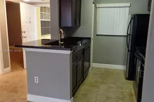 2811 N Oakland Forest Dr, Oakland Park, FL 33309 - Photo 5