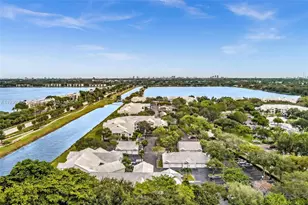 2811 N Oakland Forest Dr, Oakland Park, FL 33309 - Photo 53