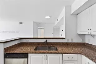 1155 Brickell Bay Dr, Miami, FL 33131 - Photo 21