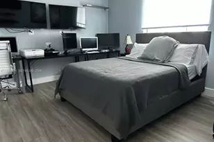 500 Brickell Ave, Miami, FL 33131 - Photo 11
