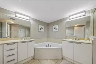 16699 Collins Ave, Sunny Isles Beach, FL 33160 - Photo 9