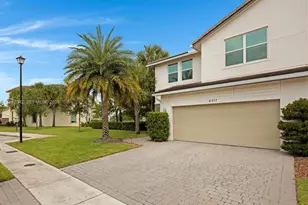 4317 Lago Dr, Deerfield Beach, FL 33064 - Photo 1