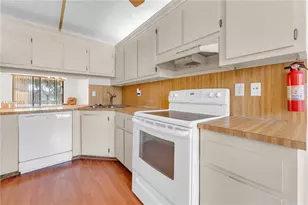 430 NW 214th St, Miami Gardens, FL 33169 - Photo 9