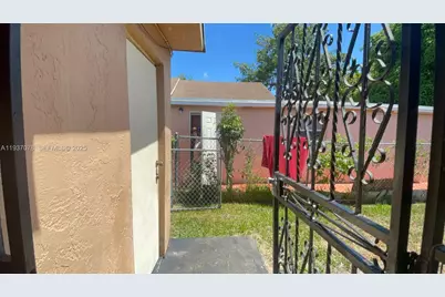 8201 NW 6th Ave, Miami, FL 33150 - Photo 17