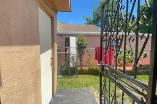 8201 NW 6th Ave, Miami, FL 33150 - Photo 17
