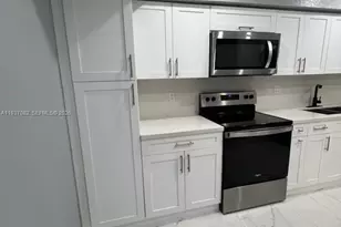 4490 W 19th Ct, Hialeah, FL 33012 - Photo 19