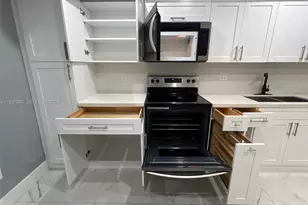 4490 W 19th Ct, Hialeah, FL 33012 - Photo 33