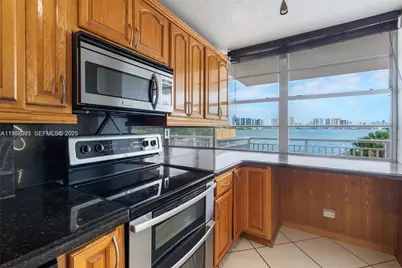 251 174th St #218, Sunny Isles Beach, FL 33160 - Photo 3