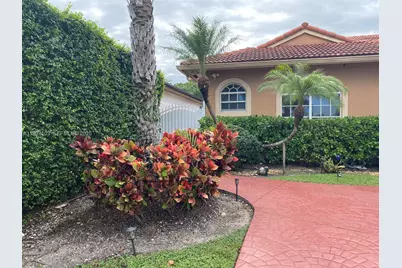 39** SW 144th Ave #A, Miami, FL 33175 - Photo 1