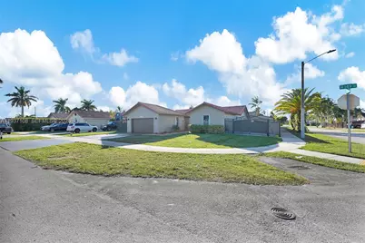 17020 SW 149th Ave, Miami, FL 33187 - Photo 3