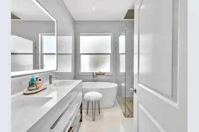 357 NW 154th Ave, Pembroke Pines, FL 33028 - Photo 9