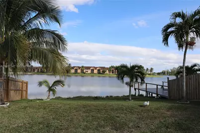 1131 SW 109th Ave, Pembroke Pines, FL 33025 - Photo 15