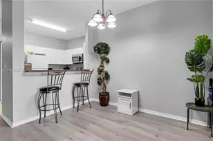 13103 SW 42nd St, Miramar, FL 33027 - Photo 9