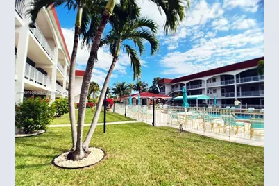 580 Egret Dr #302, Hallandale Beach, FL 33009 - Photo 5