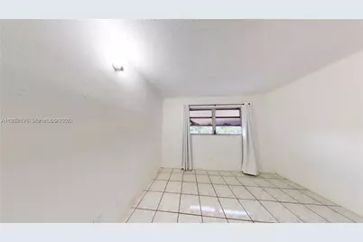 580 Egret Dr #302, Hallandale Beach, FL 33009 - Photo 37