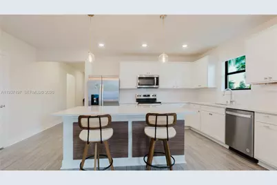 3001 Hibiscus Ave, Lauderdale Lakes, FL 33311 - Photo 5