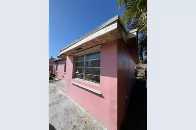 260 NW 52nd Ave, Miami, FL 33126 - Photo 3
