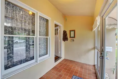 1340 Jackson St, Hollywood, FL 33019 - Photo 5