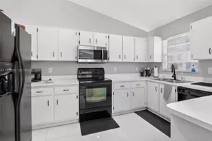 12168 NW 36th Pl, Sunrise, FL 33323 - Photo 7