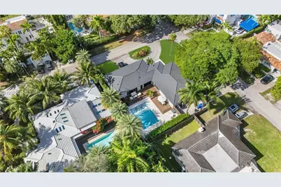 800 NE 72nd St, Miami, FL 33138 - Photo 1