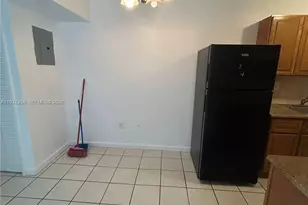 5814 NE 4th Ct, Miami, FL 33137 - Photo 5