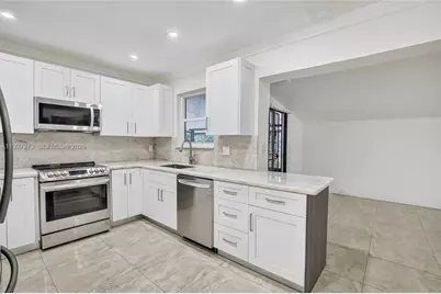 2500 NE 209th Ter, Miami, FL 33180 - Photo 9