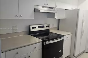 5085 NW 7th St, Miami, FL 33126 - Photo 19