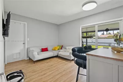 1016 NE 4th Ct, Hallandale Beach, FL 33009 - Photo 17