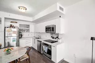 90 SW 3rd St, Miami, FL 33130 - Photo 3