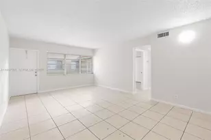 10032 Twin Lakes Dr, Coral Springs, FL 33071 - Photo 9