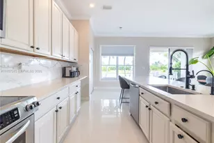 903 NW 167th Ave, Pembroke Pines, FL 33028 - Photo 17