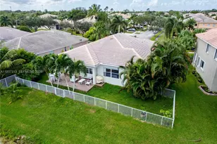 903 NW 167th Ave, Pembroke Pines, FL 33028 - Photo 57