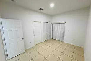 1330 NW 5th St, Miami, FL 33125 - Photo 5